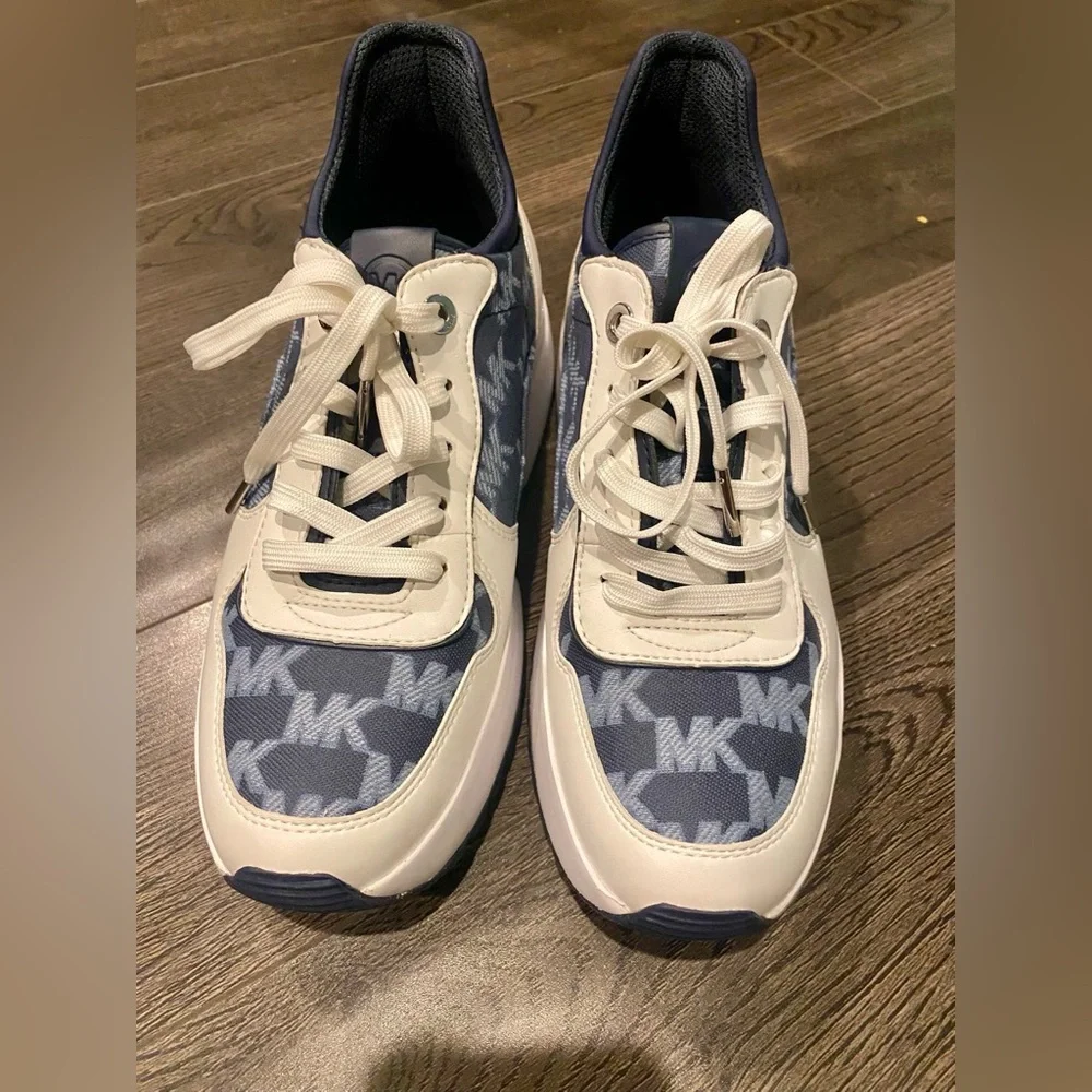 Michael Kors Training Shoes - Picture 3 of 15